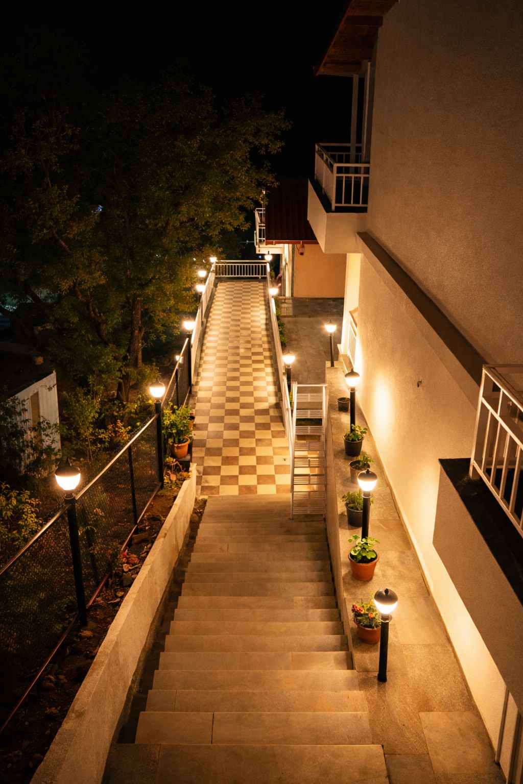 Best family resorts in Bhimtal with peaceful mountain view
