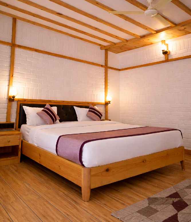 Deluxe Room in Mukteshwar with Private Balcony