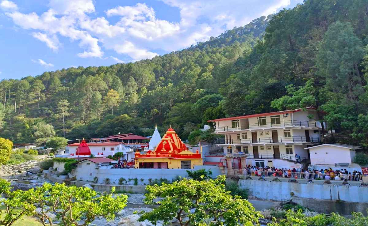 Kainchi Dham (30 km)